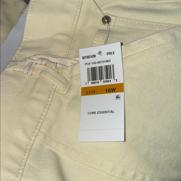 NWT Democracy Illiana Ab Solution Cuffed Denim Short 16W Pale Yellow - Picture 4 of 6